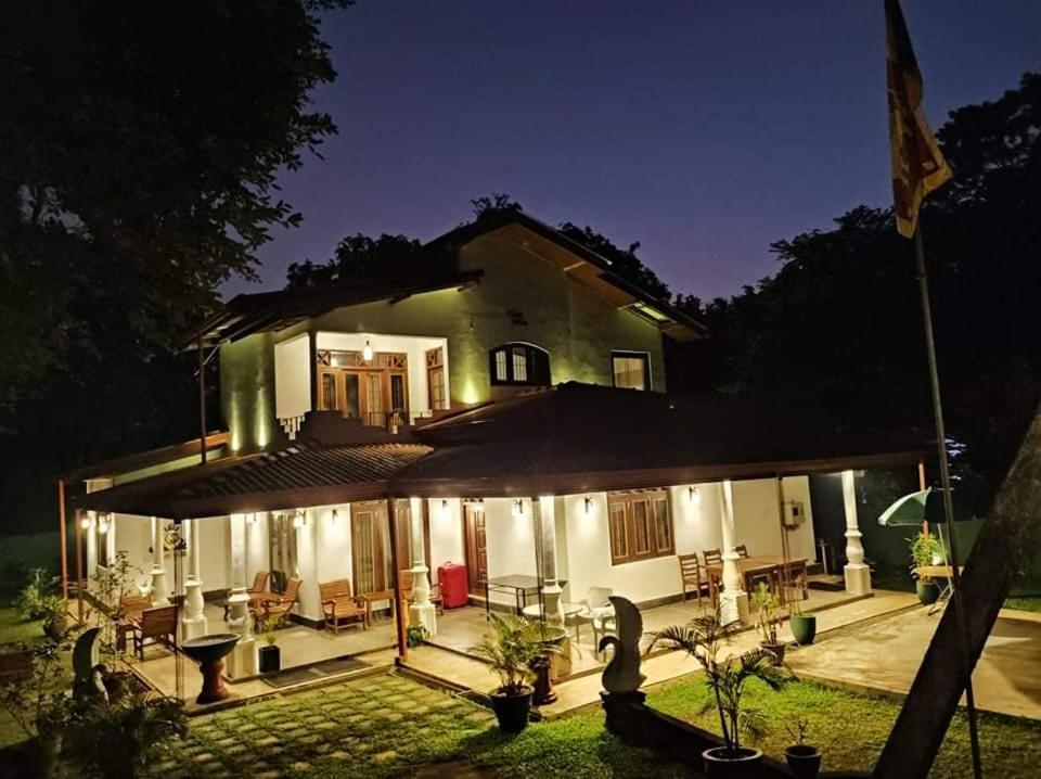 Visu Villa Hotel Habarana Exterior photo