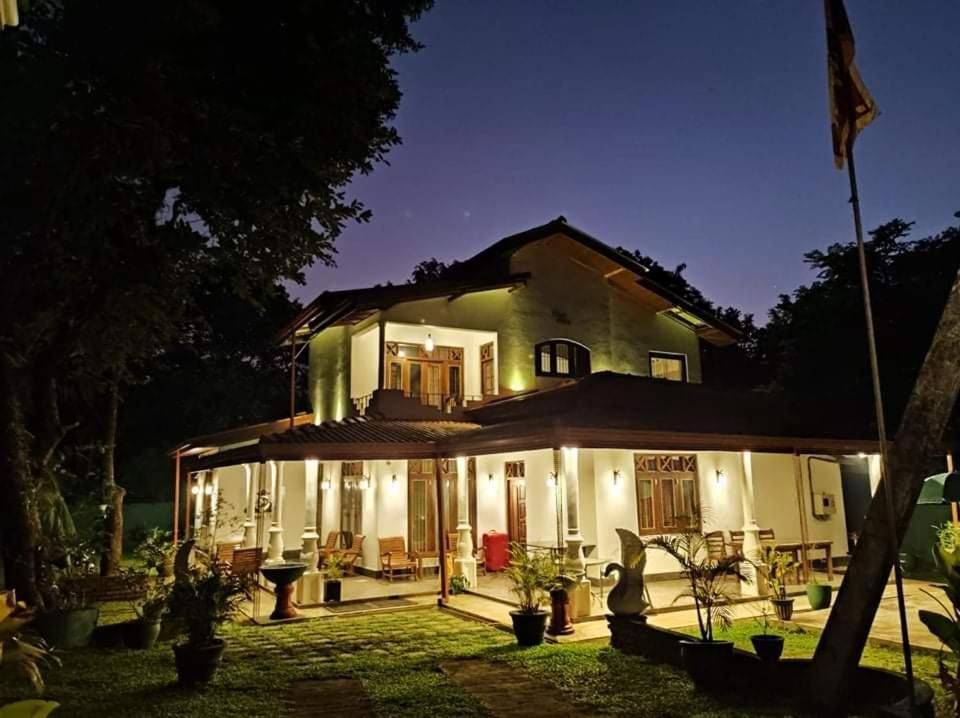 Visu Villa Hotel Habarana Exterior photo